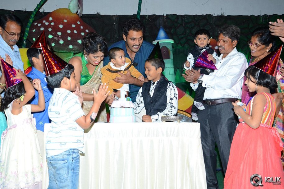 Ajay-Son-Dheeran-1st-Birthday-Celebrations-2014